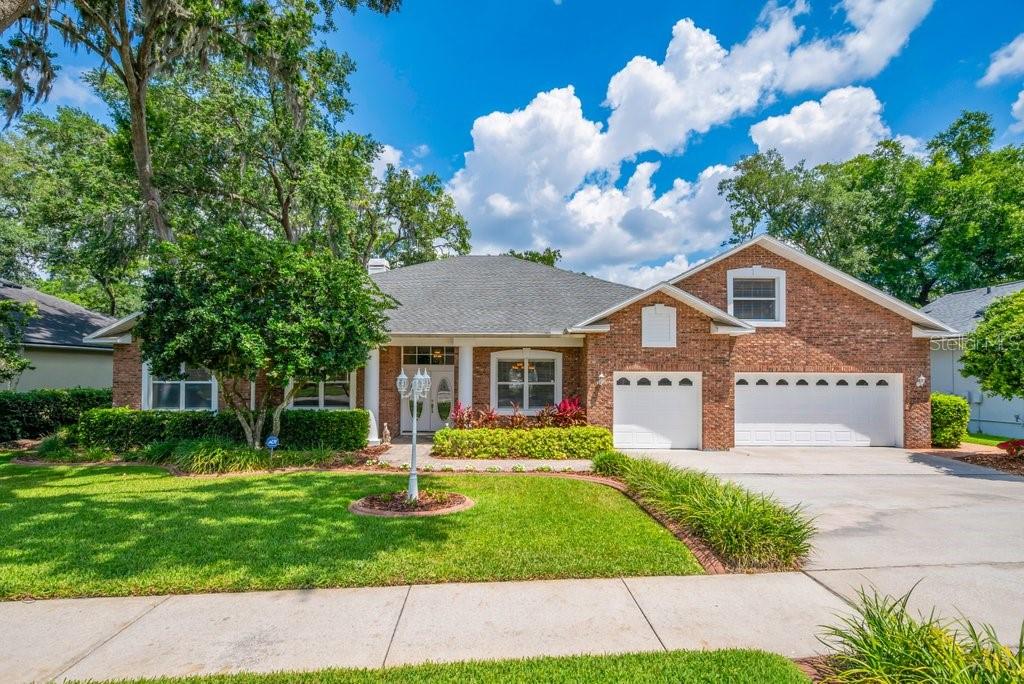 2221 VALRICO FOREST DR, VALRICO, FL, 33594