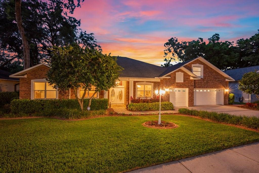 2221 VALRICO FOREST DR, VALRICO, FL, 33594