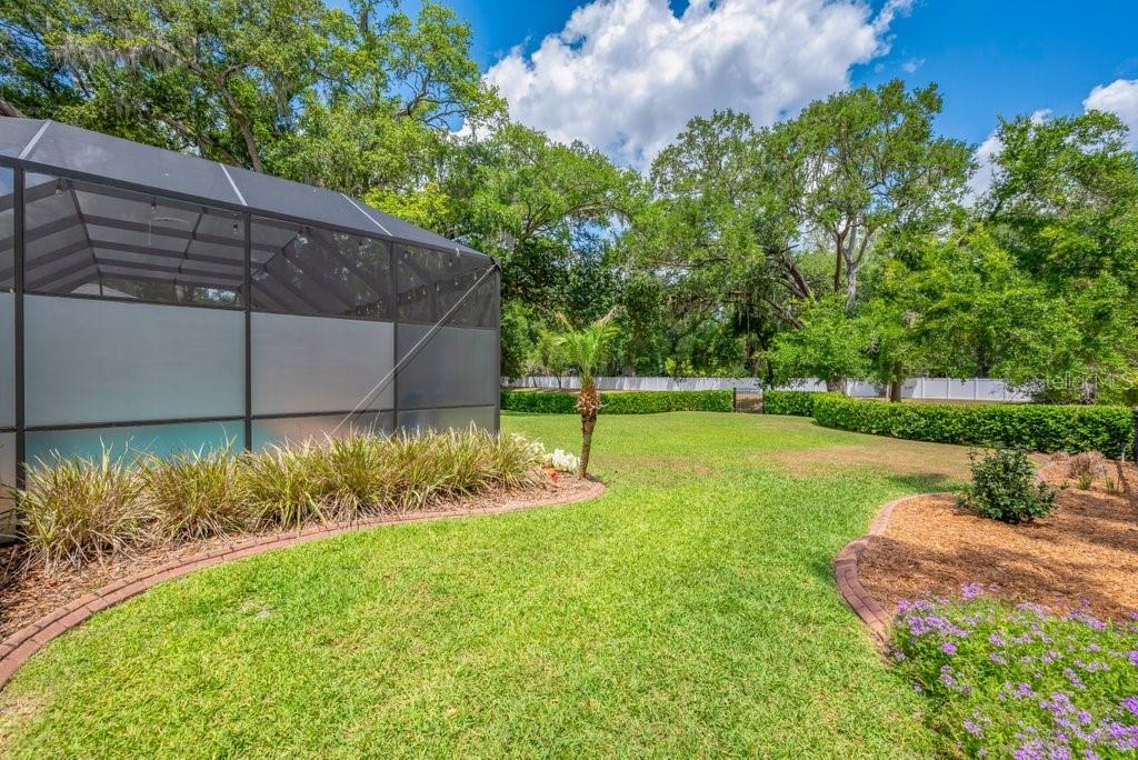 2221 VALRICO FOREST DR, VALRICO, FL, 33594