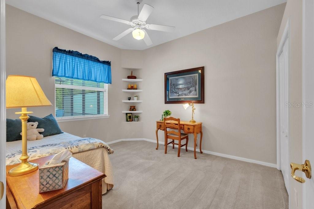 2221 VALRICO FOREST DR, VALRICO, FL, 33594