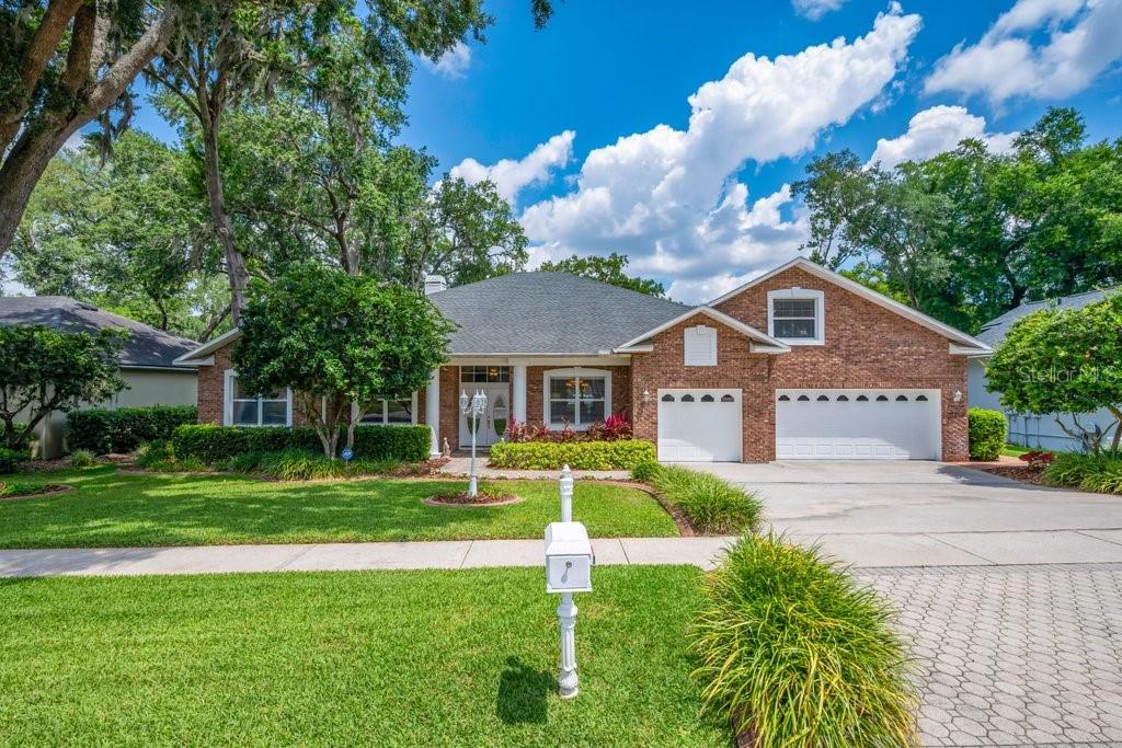 2221 VALRICO FOREST DR, VALRICO, FL, 33594