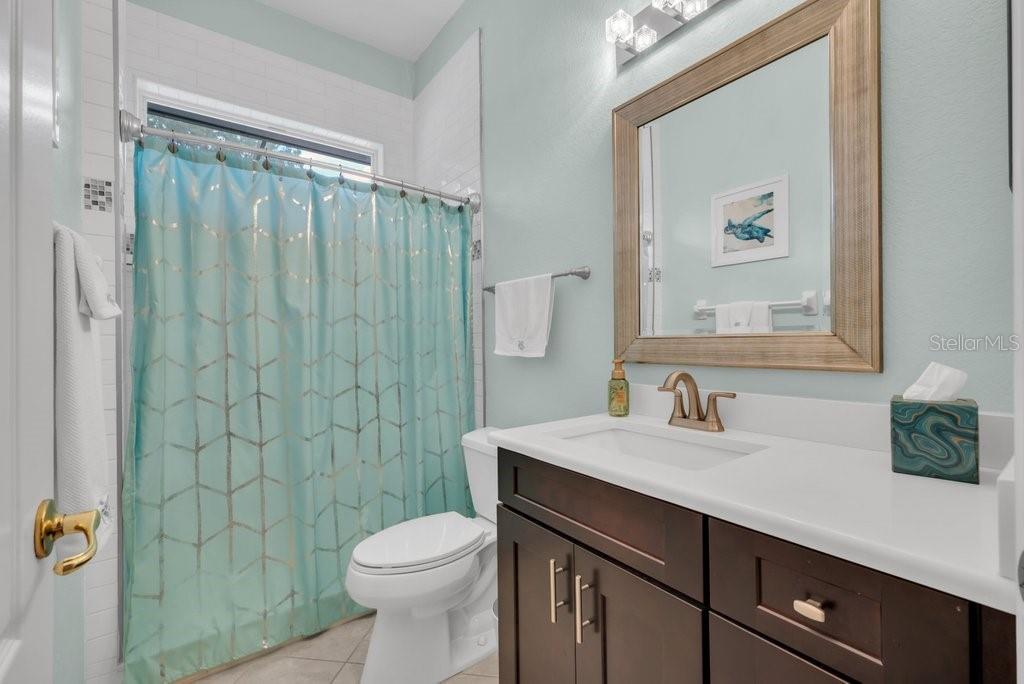 2221 VALRICO FOREST DR, VALRICO, FL, 33594