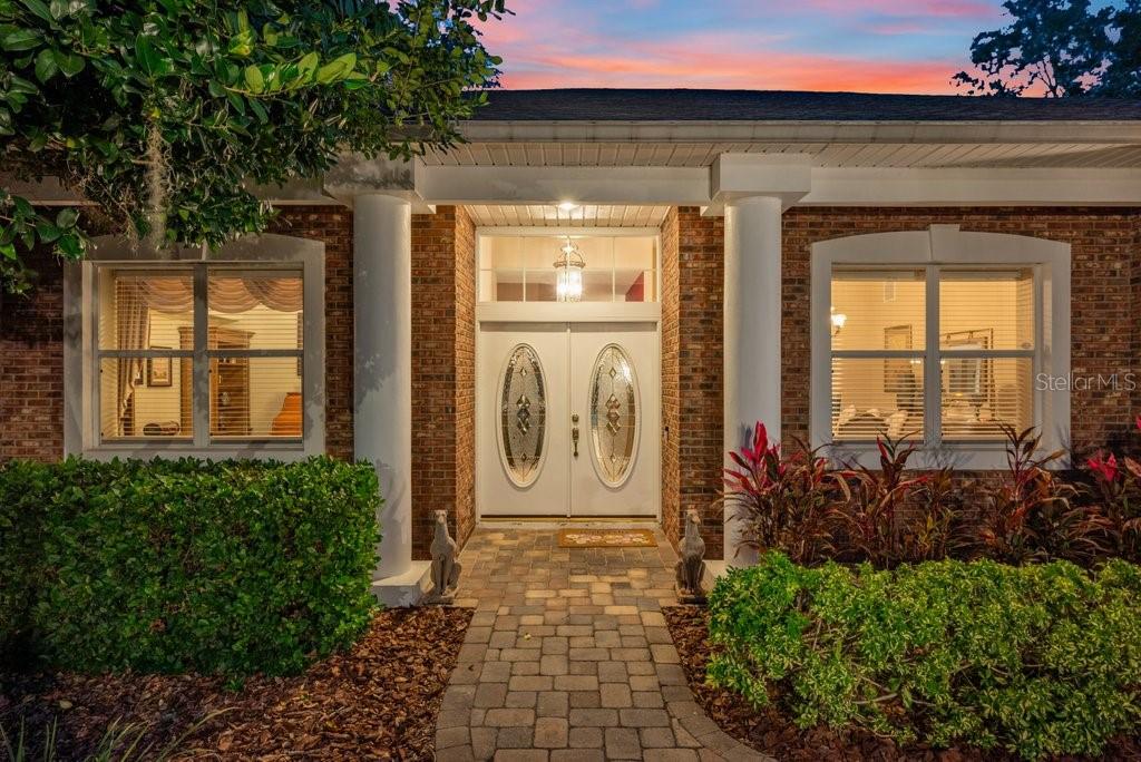 2221 VALRICO FOREST DR, VALRICO, FL, 33594