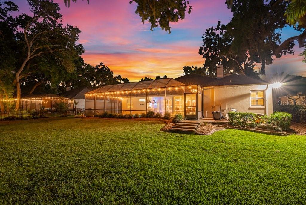 2221 VALRICO FOREST DR, VALRICO, FL, 33594