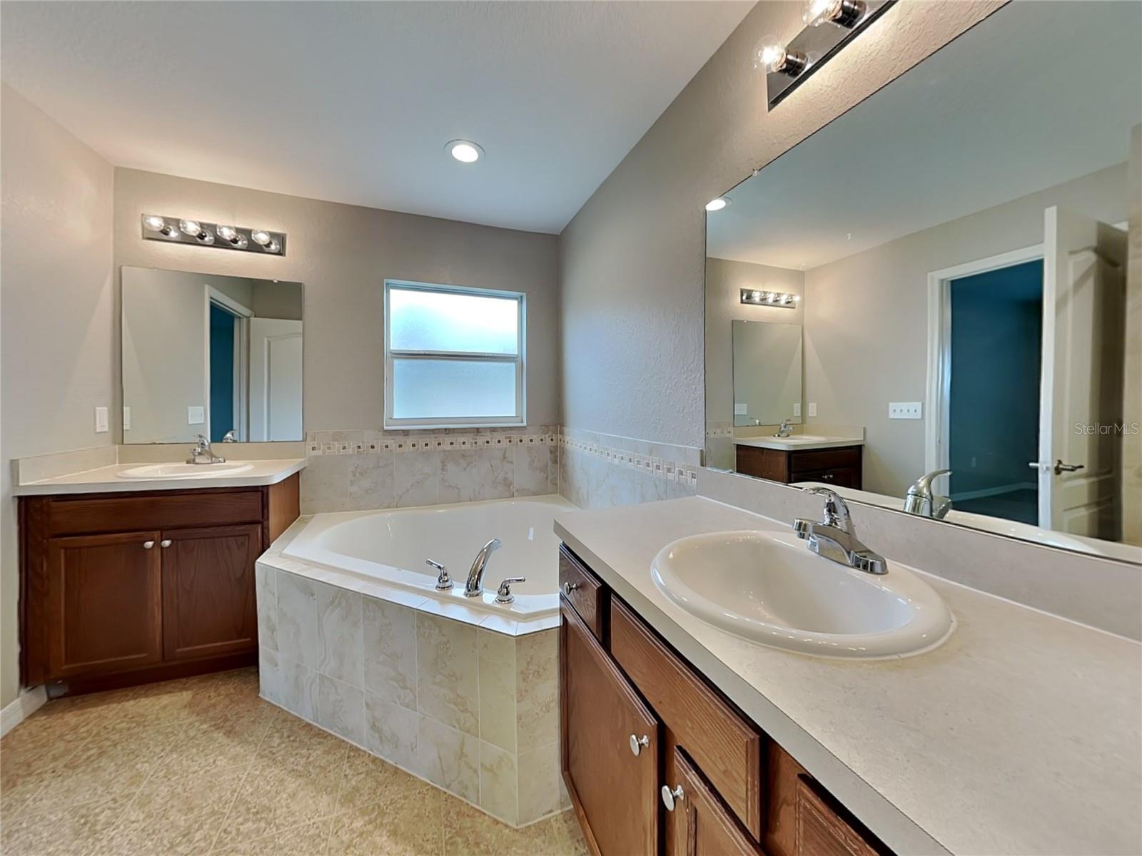 WINTER HAVEN, FL, 33881