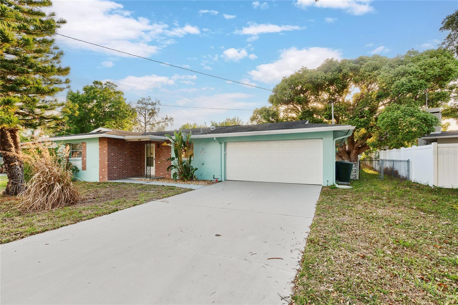 1248 LAZY LAKE RD W, DUNEDIN, FL, 34698