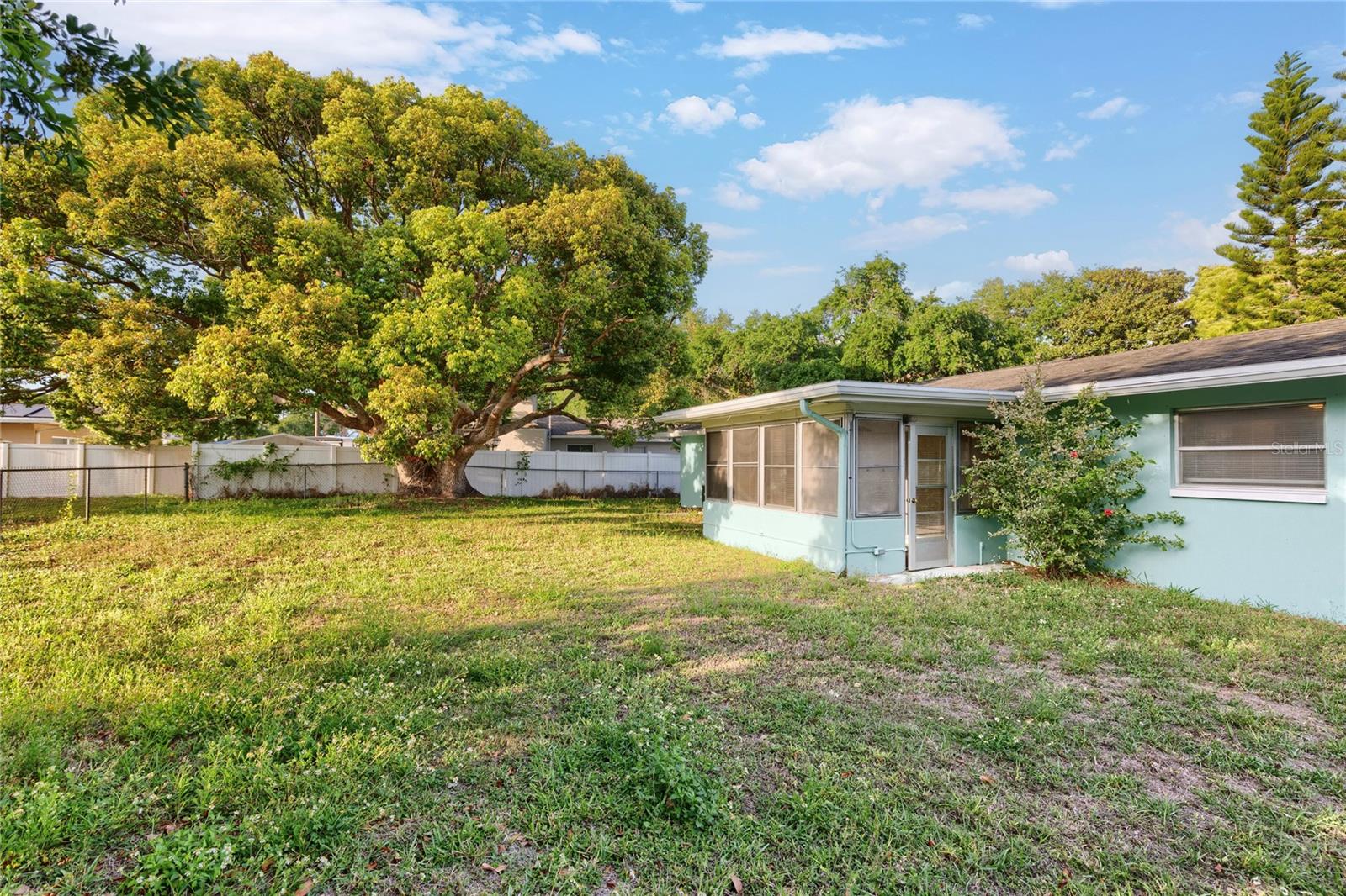 1248 LAZY LAKE RD W, DUNEDIN, FL, 34698