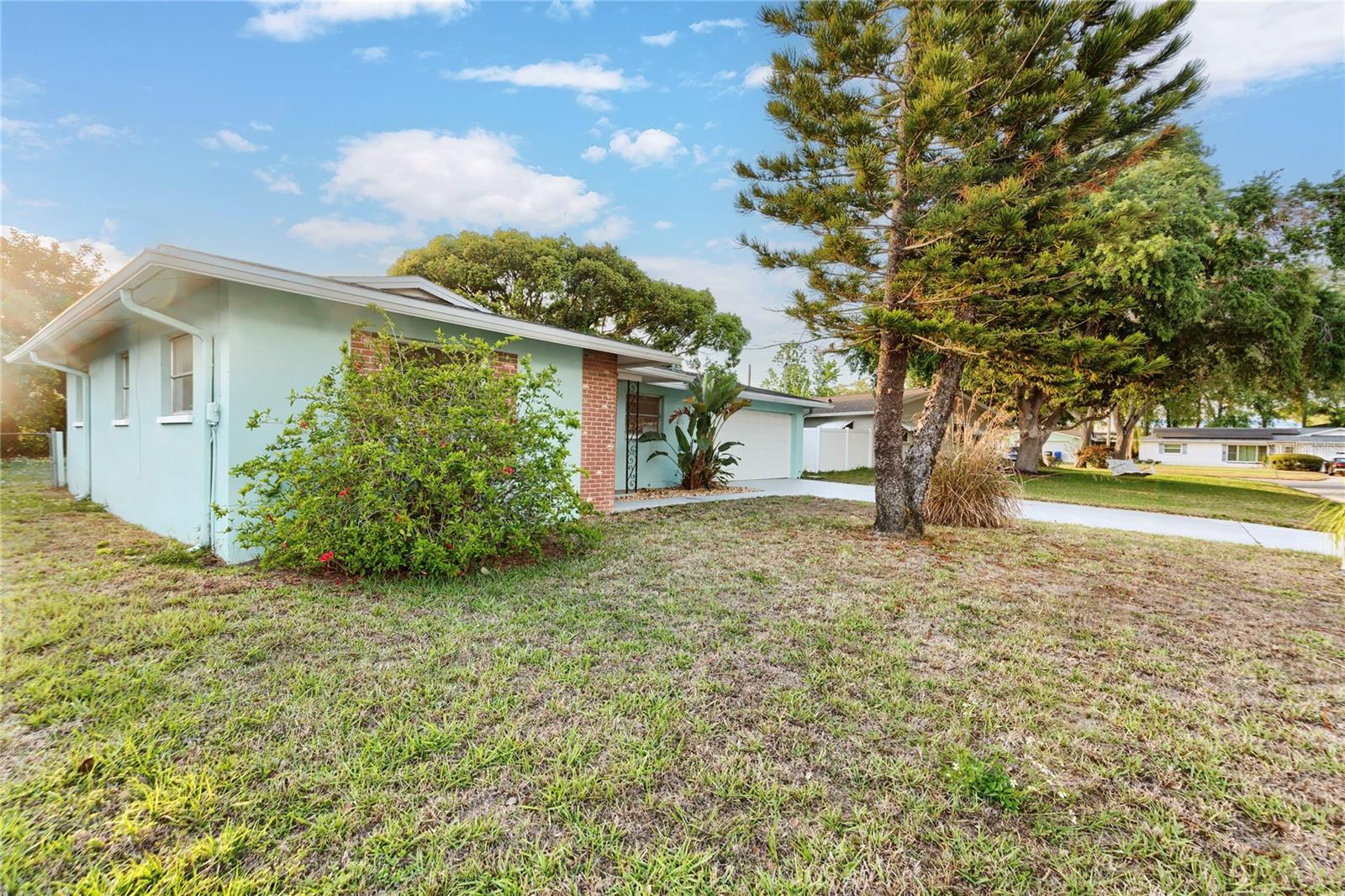 1248 LAZY LAKE RD W, DUNEDIN, FL, 34698