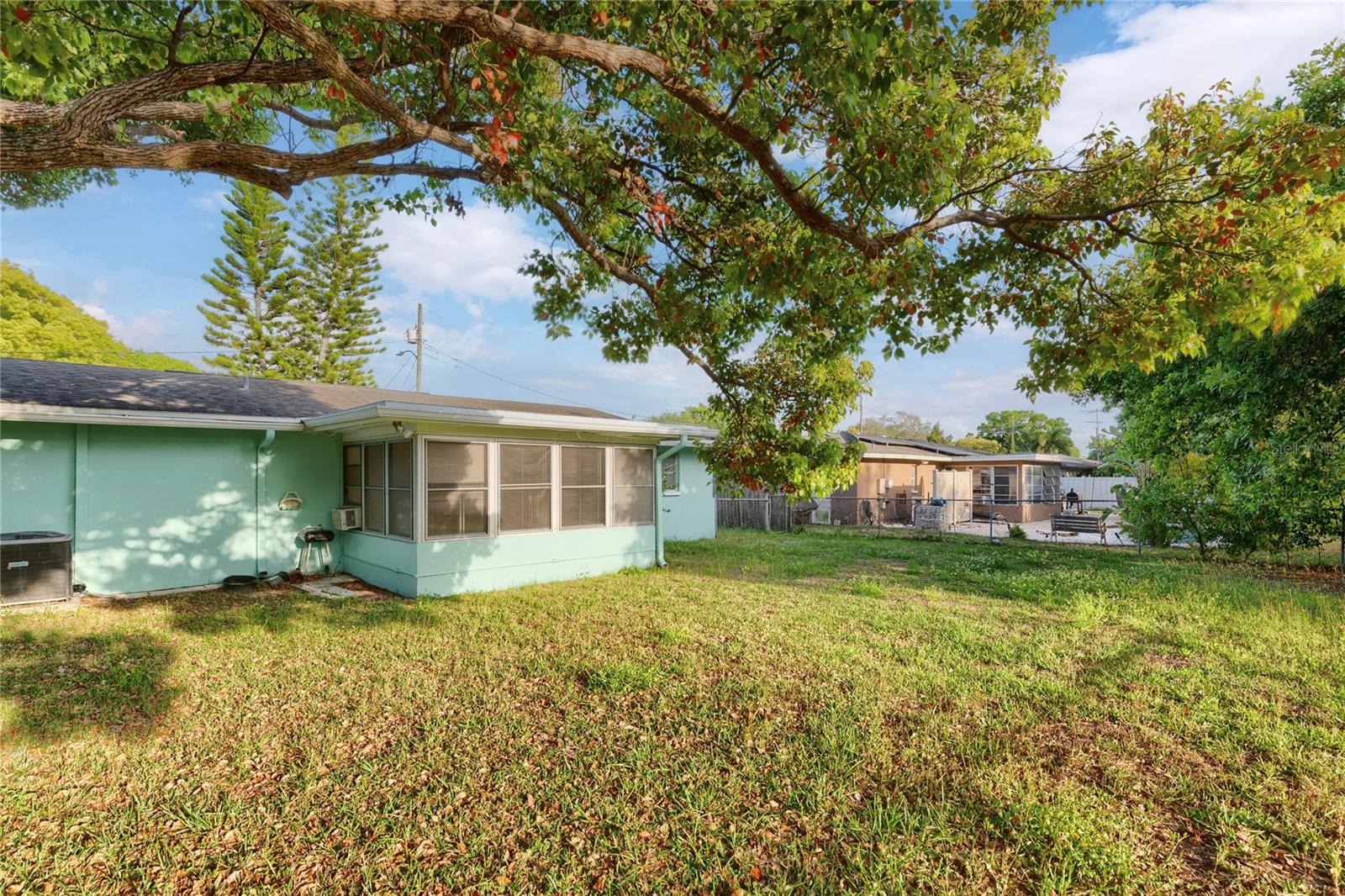 1248 LAZY LAKE RD W, DUNEDIN, FL, 34698