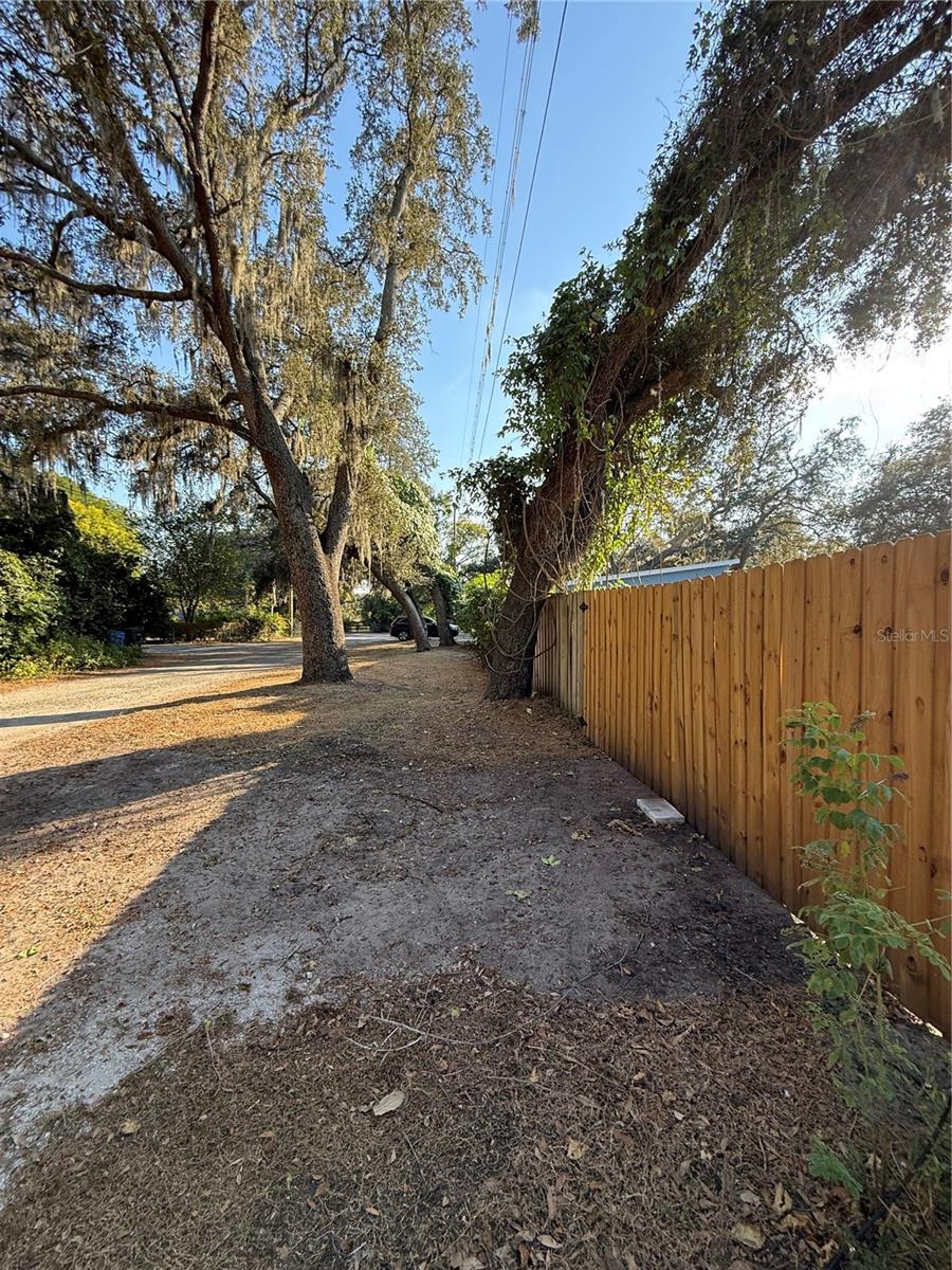 LAKESIDE DR, BRANDON, FL, 33510