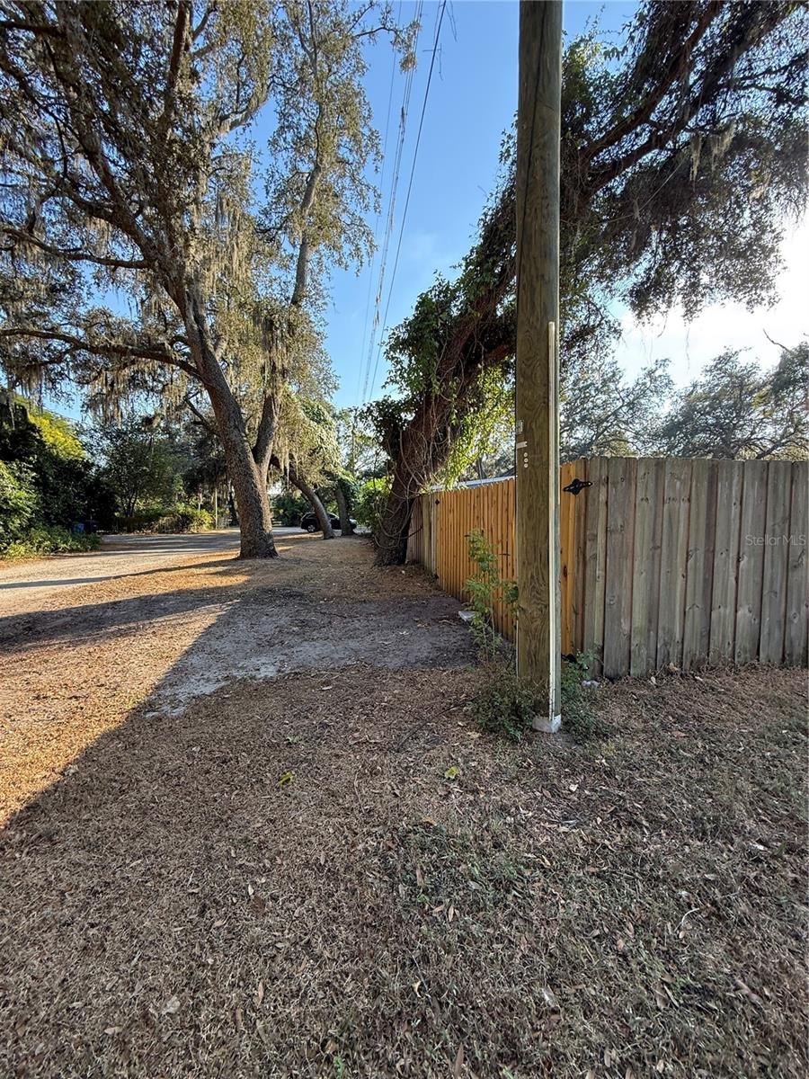 LAKESIDE DR, BRANDON, FL, 33510