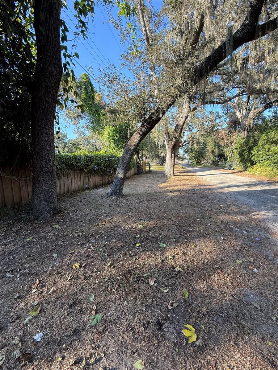 LAKESIDE DR, BRANDON, FL, 33510