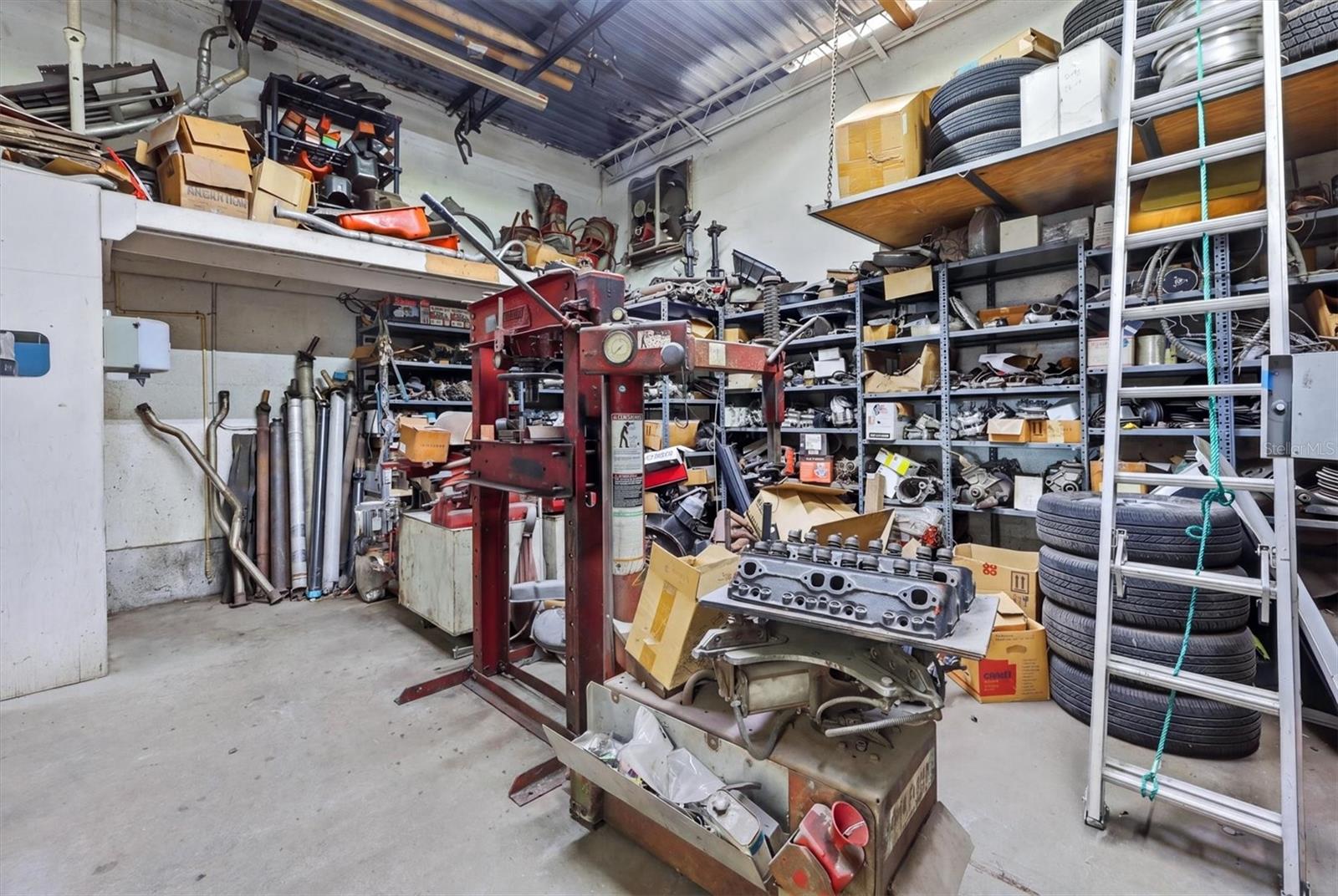 629 E VENICE AVE, VENICE, FL, 34285