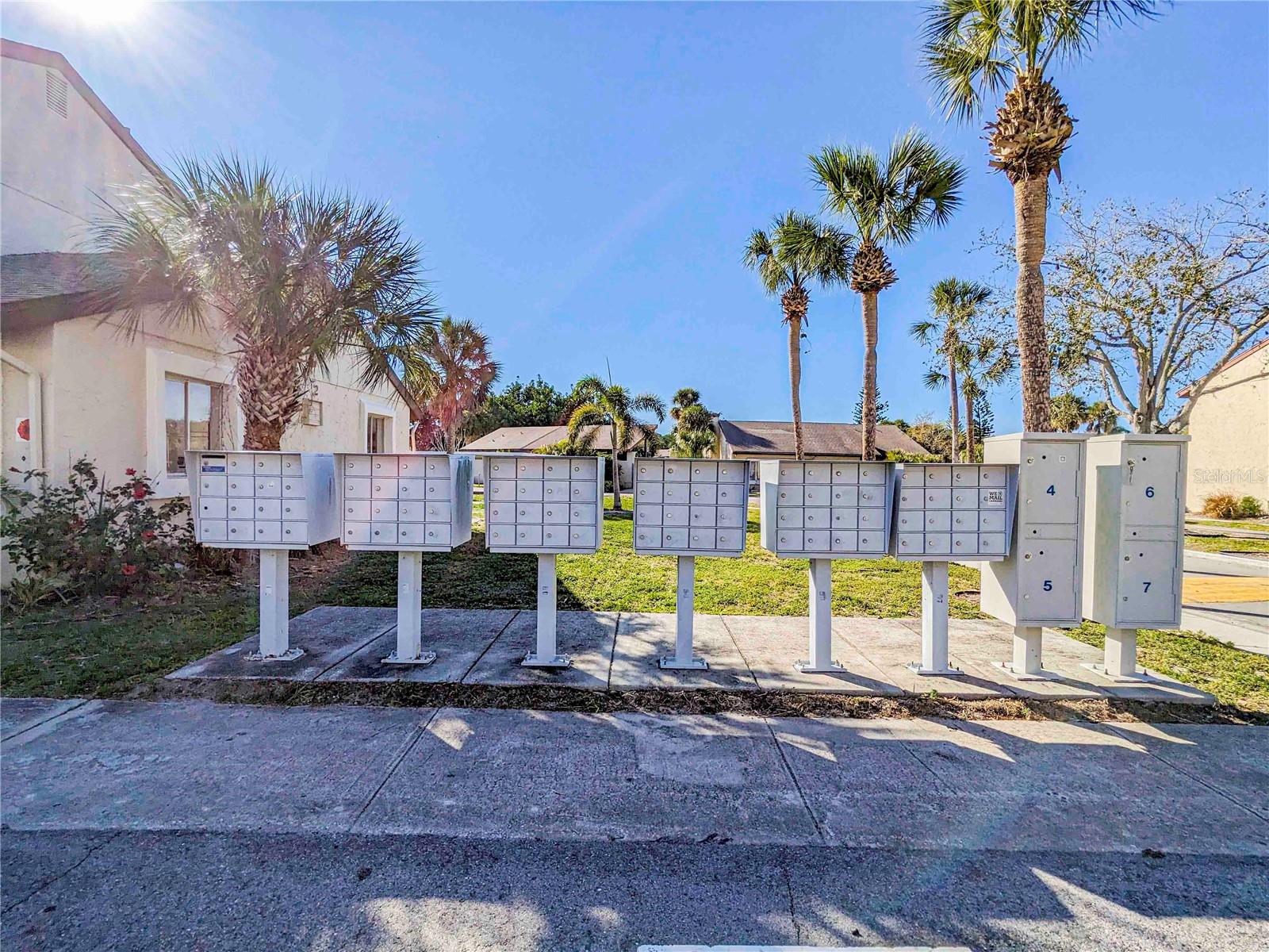 2752 HIDDEN LAKE BLVD #2752, SARASOTA, FL, 34237