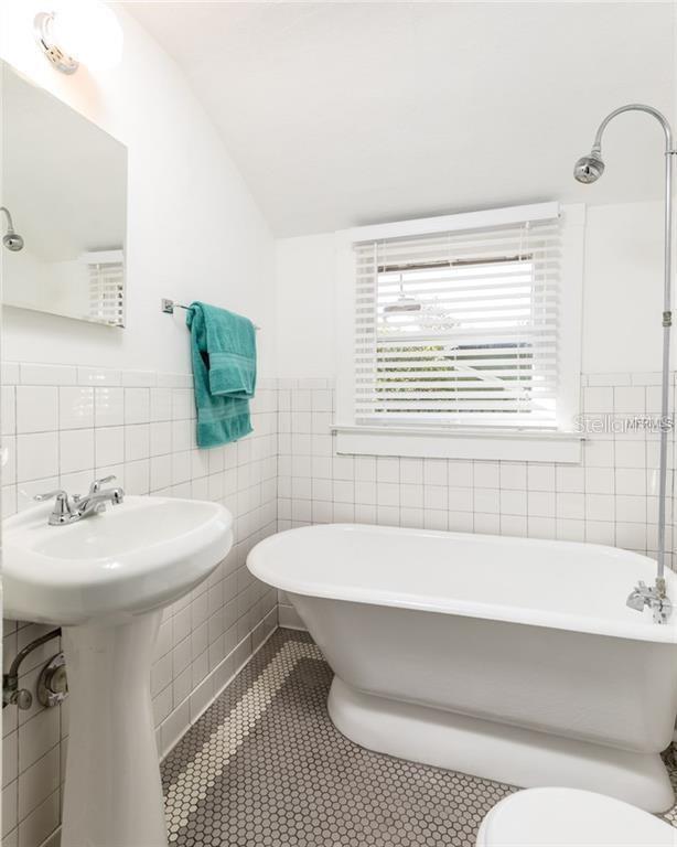 1111 E PATTERSON ST, TAMPA, FL, 33604