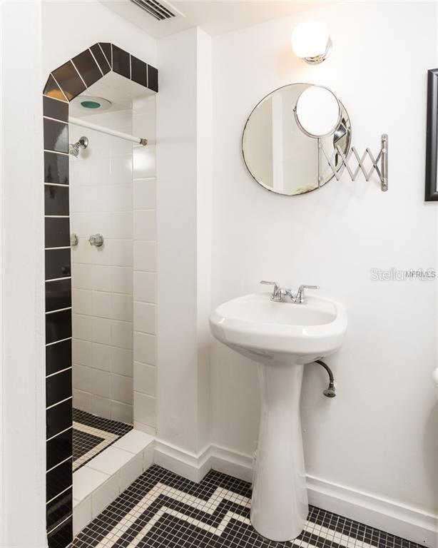 1111 E PATTERSON ST, TAMPA, FL, 33604