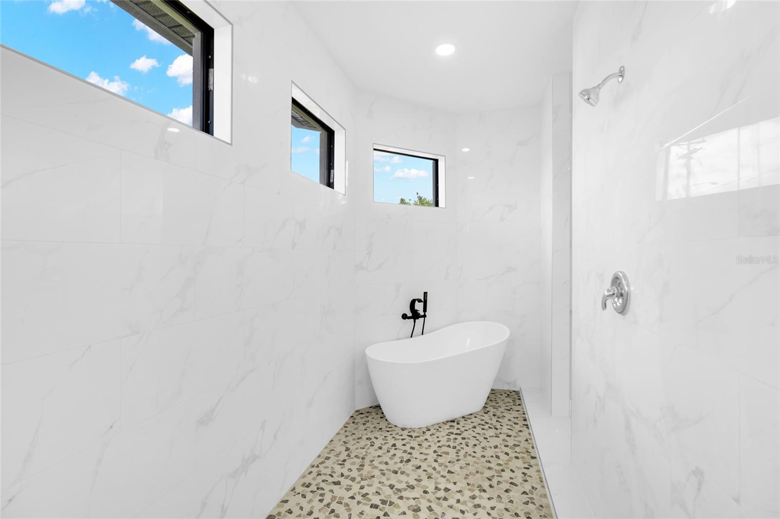 2915 23RD ST SW, LEHIGH ACRES, FL, 33976