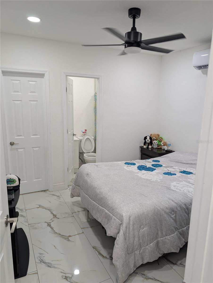 911 BEAR LAKE RD, APOPKA, FL, 32703