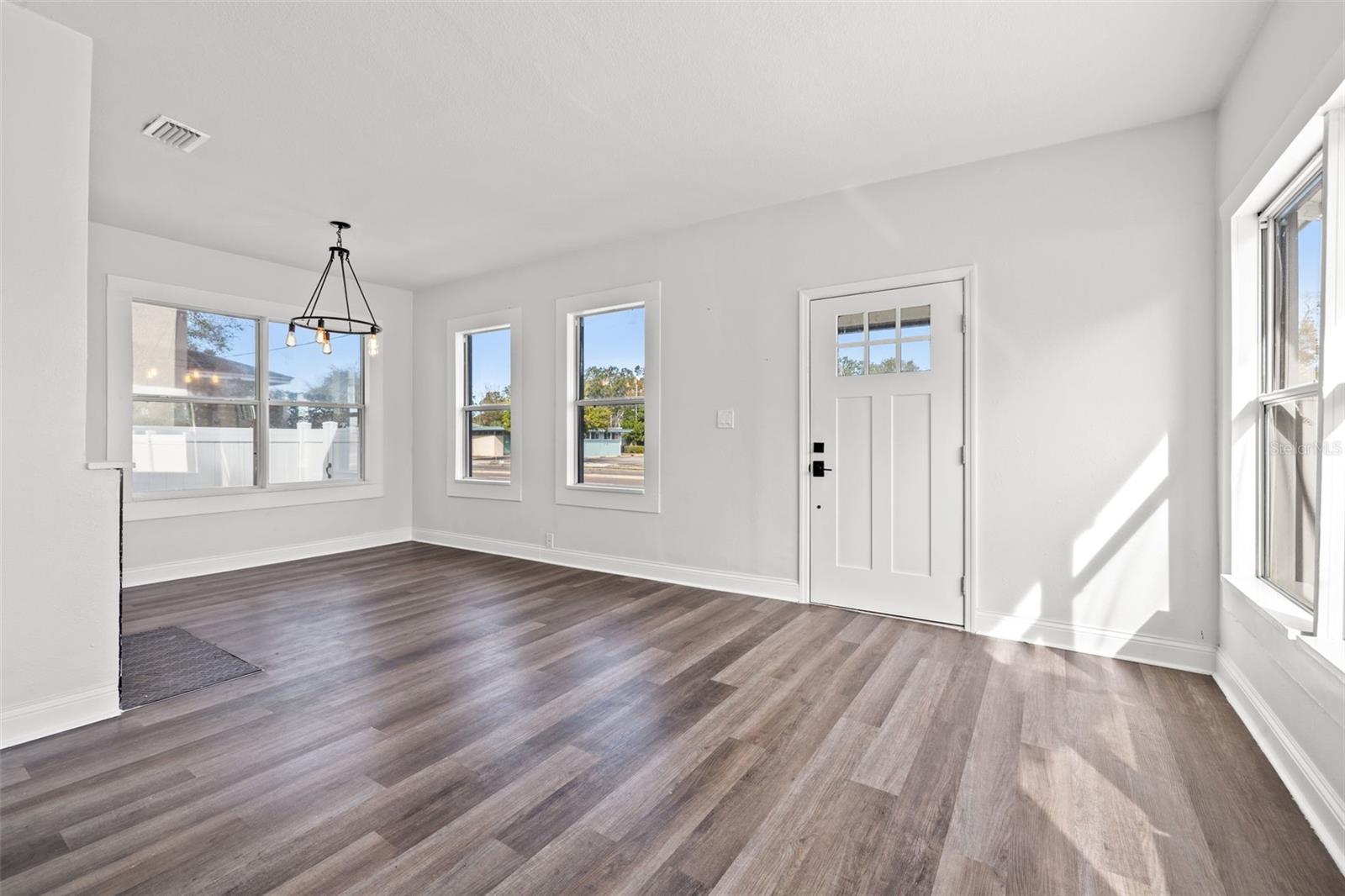 2824 5TH AVE N, ST PETERSBURG, FL, 33713