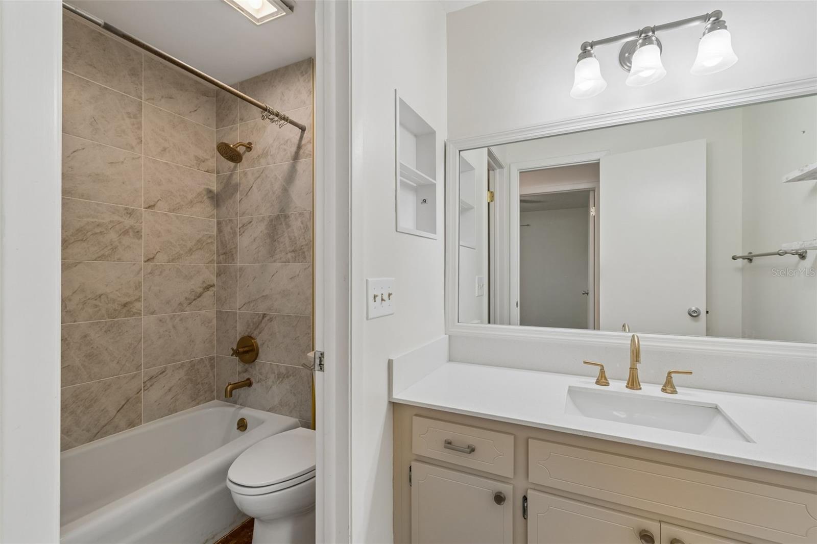 13338 LAKE GEORGE LN, TAMPA, FL, 33618