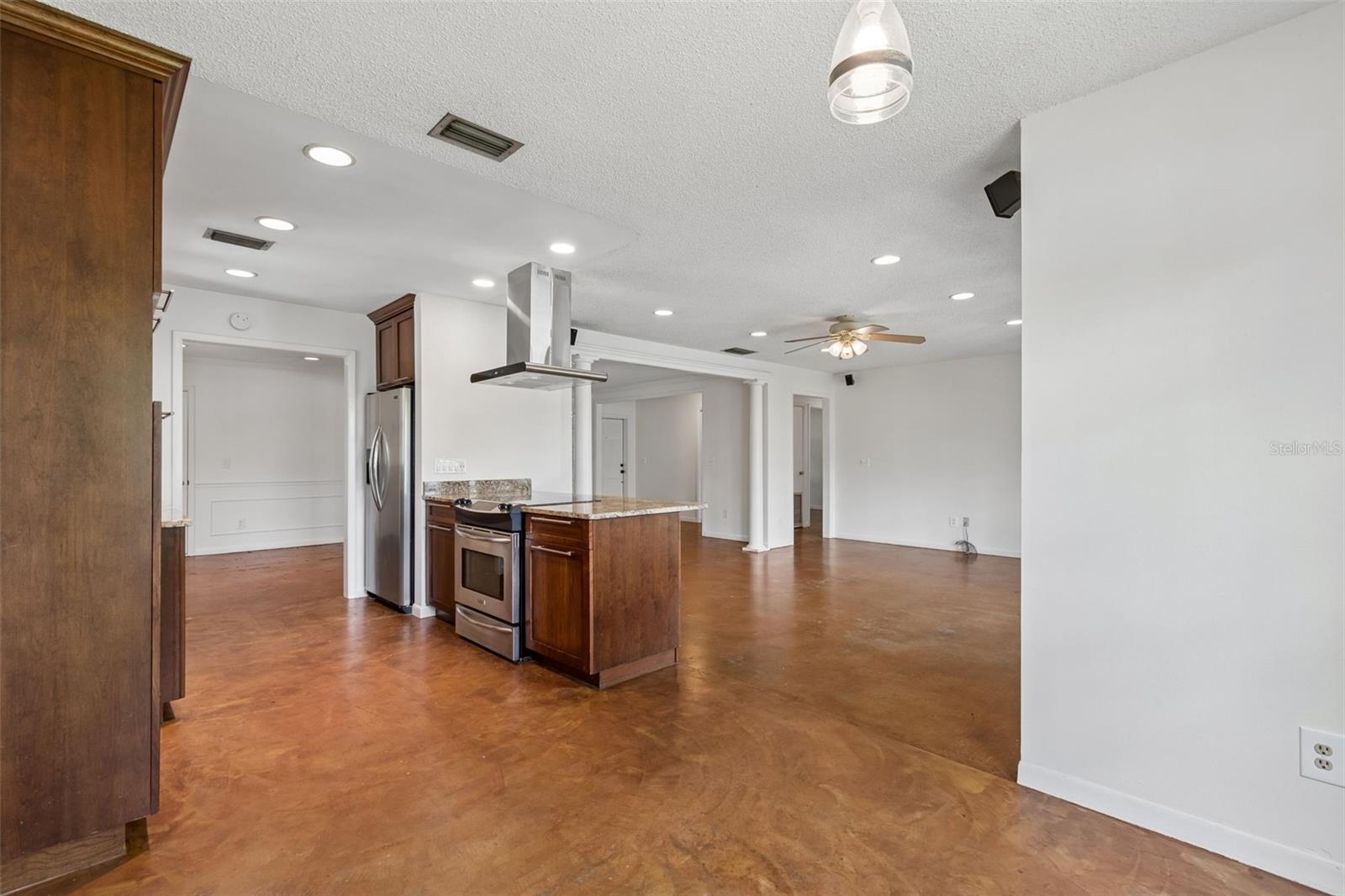 13338 LAKE GEORGE LN, TAMPA, FL, 33618