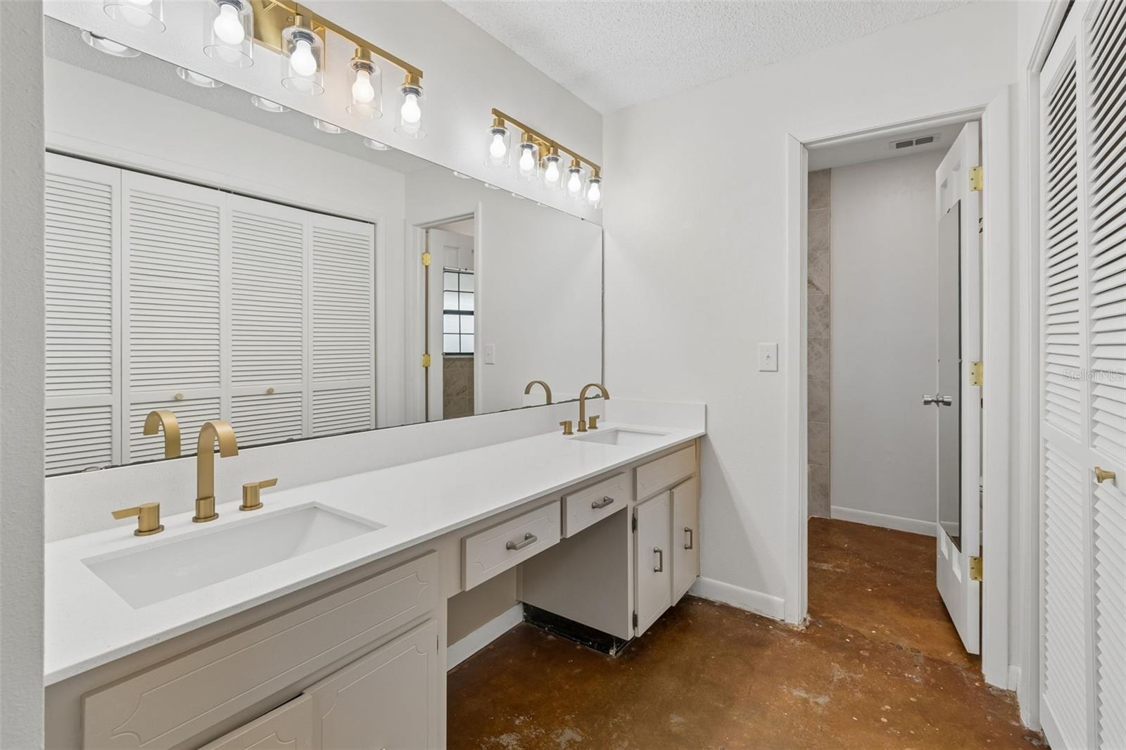 13338 LAKE GEORGE LN, TAMPA, FL, 33618