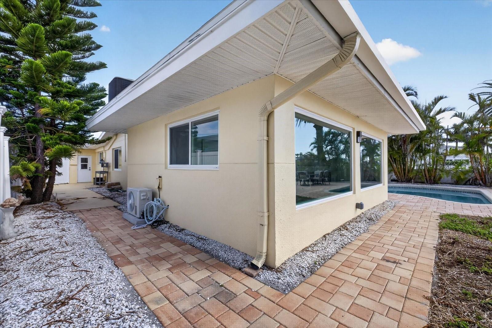 16126 4TH ST E, REDINGTON BEACH, FL, 33708