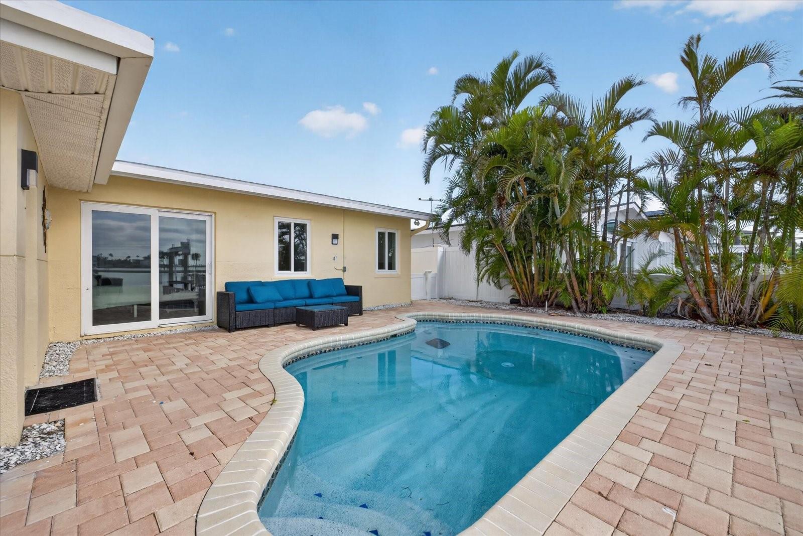 16126 4TH ST E, REDINGTON BEACH, FL, 33708