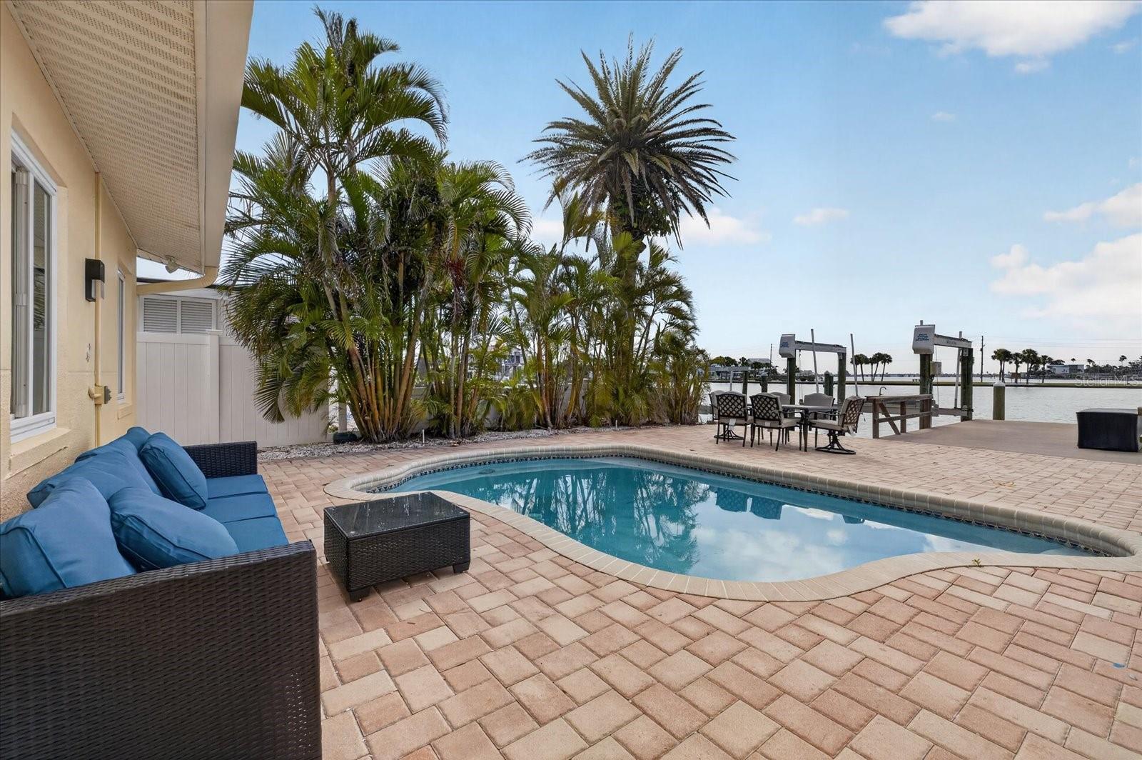 16126 4TH ST E, REDINGTON BEACH, FL, 33708