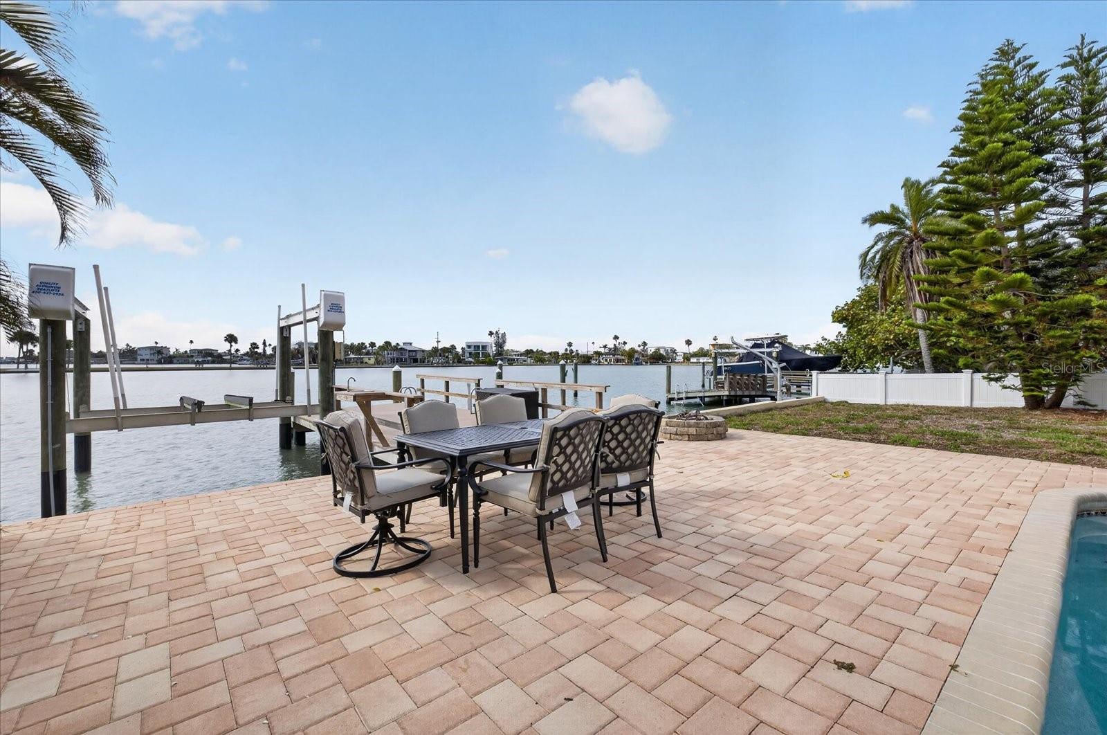 16126 4TH ST E, REDINGTON BEACH, FL, 33708