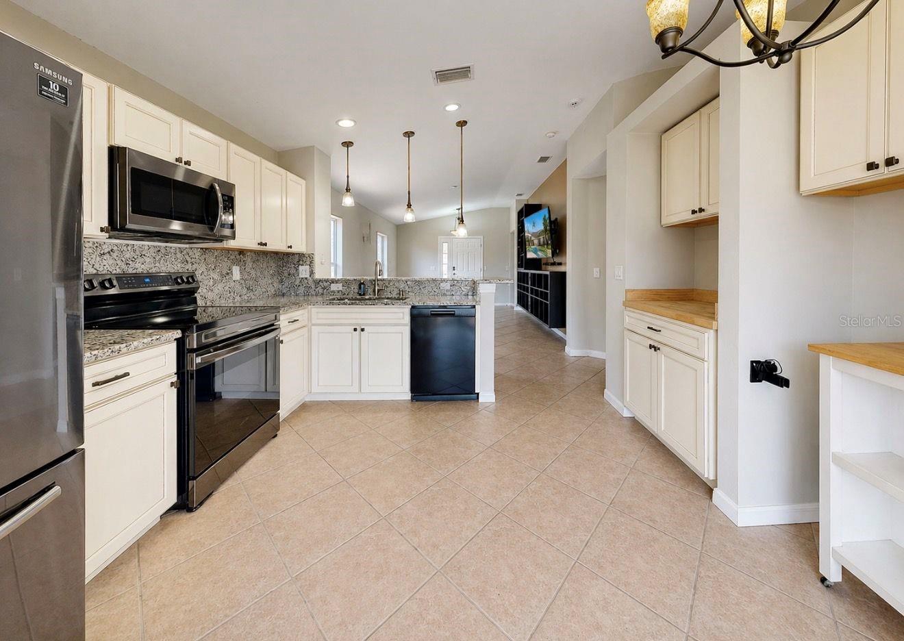 11537 CRESTLAKE VILLAGE DR, RIVERVIEW, FL, 33569