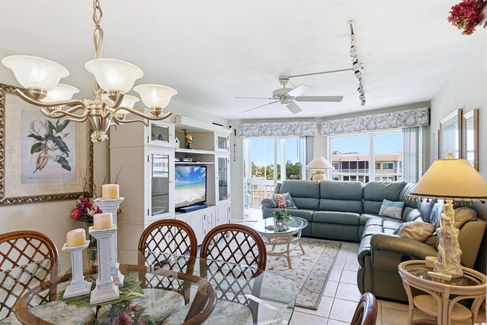 1215 S PORTOFINO DR #406, SARASOTA, FL, 34242