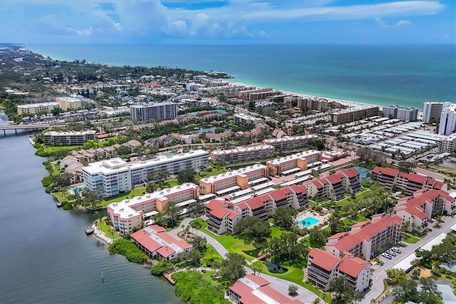 1215 S PORTOFINO DR #406, SARASOTA, FL, 34242