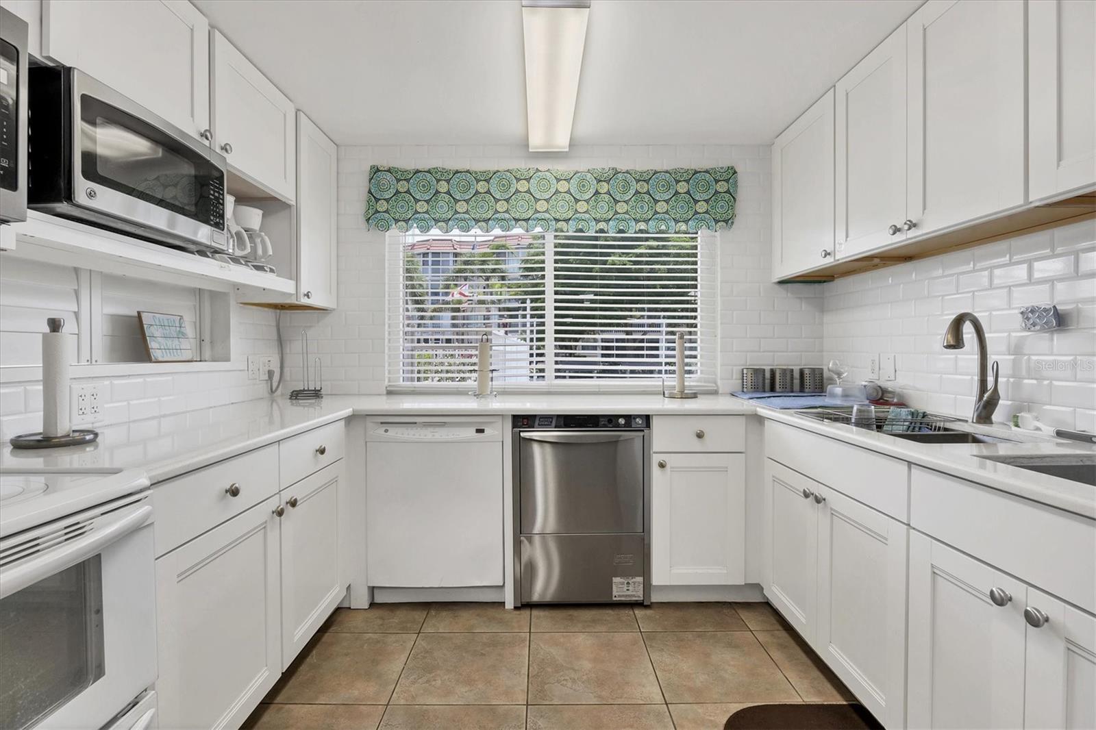 1215 S PORTOFINO DR #406, SARASOTA, FL, 34242