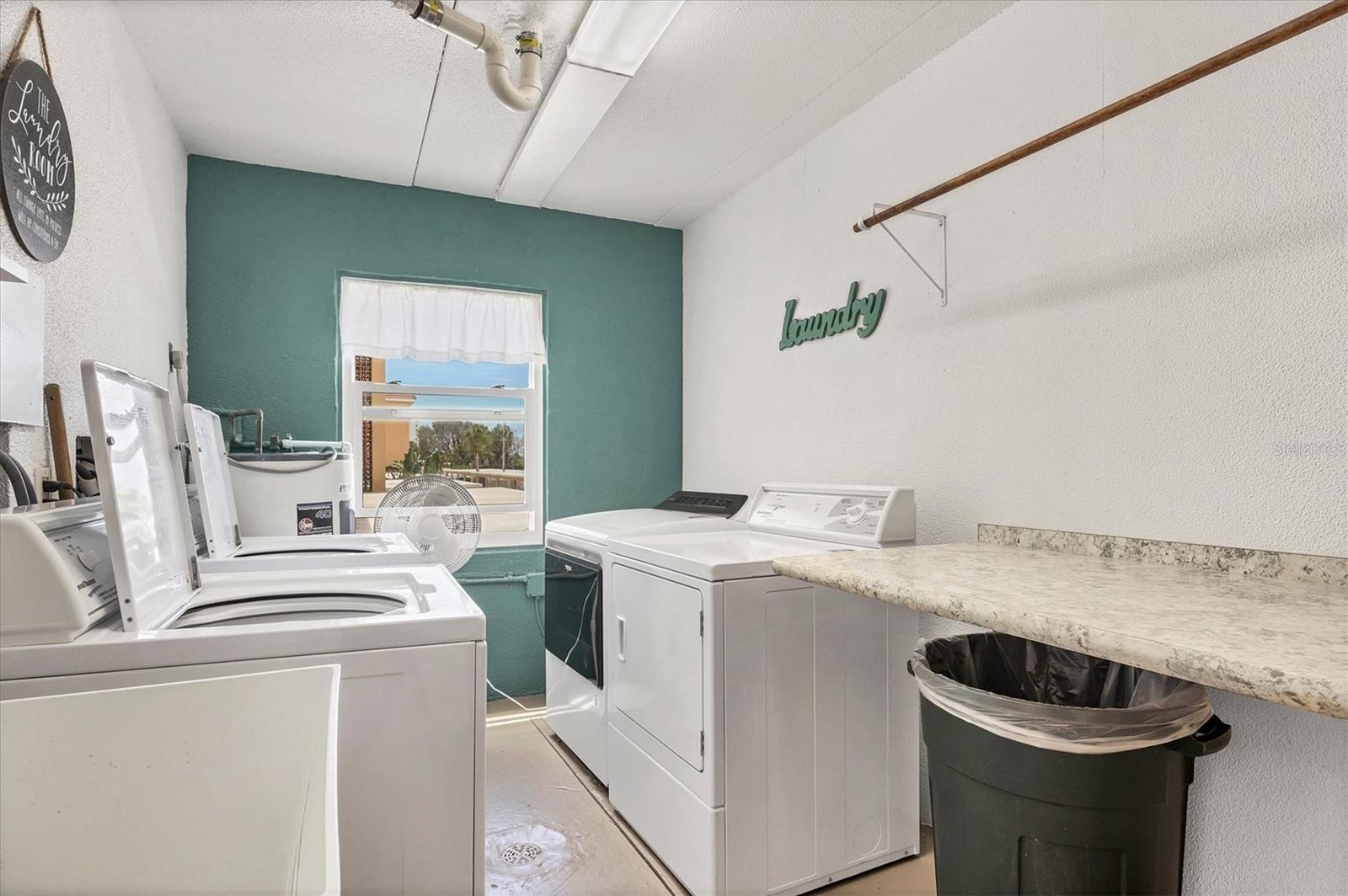 1215 S PORTOFINO DR #406, SARASOTA, FL, 34242