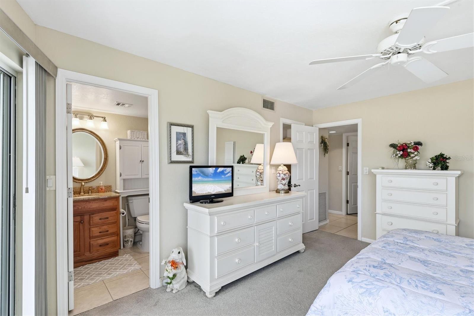 1215 S PORTOFINO DR #406, SARASOTA, FL, 34242