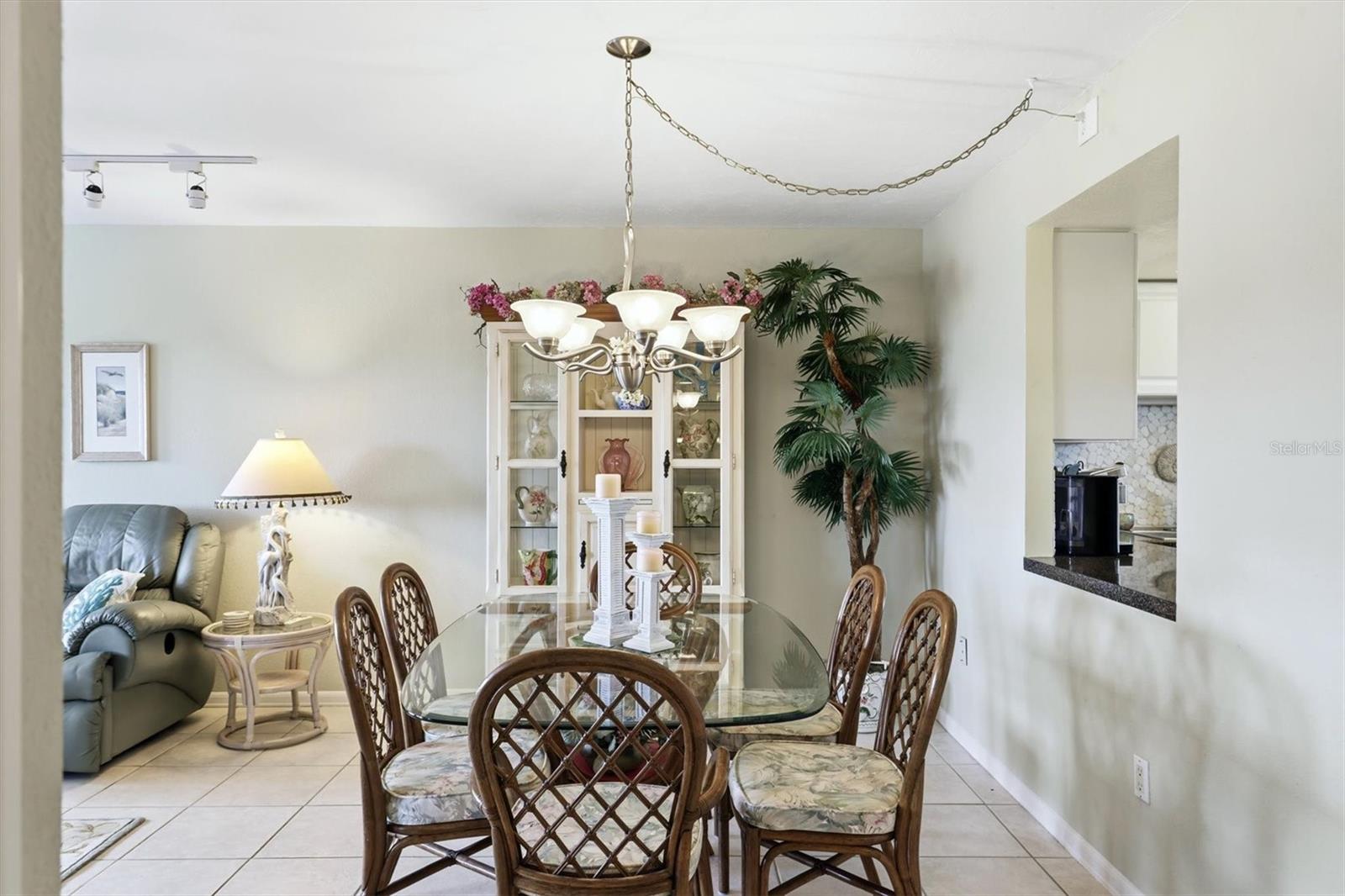 1215 S PORTOFINO DR #406, SARASOTA, FL, 34242