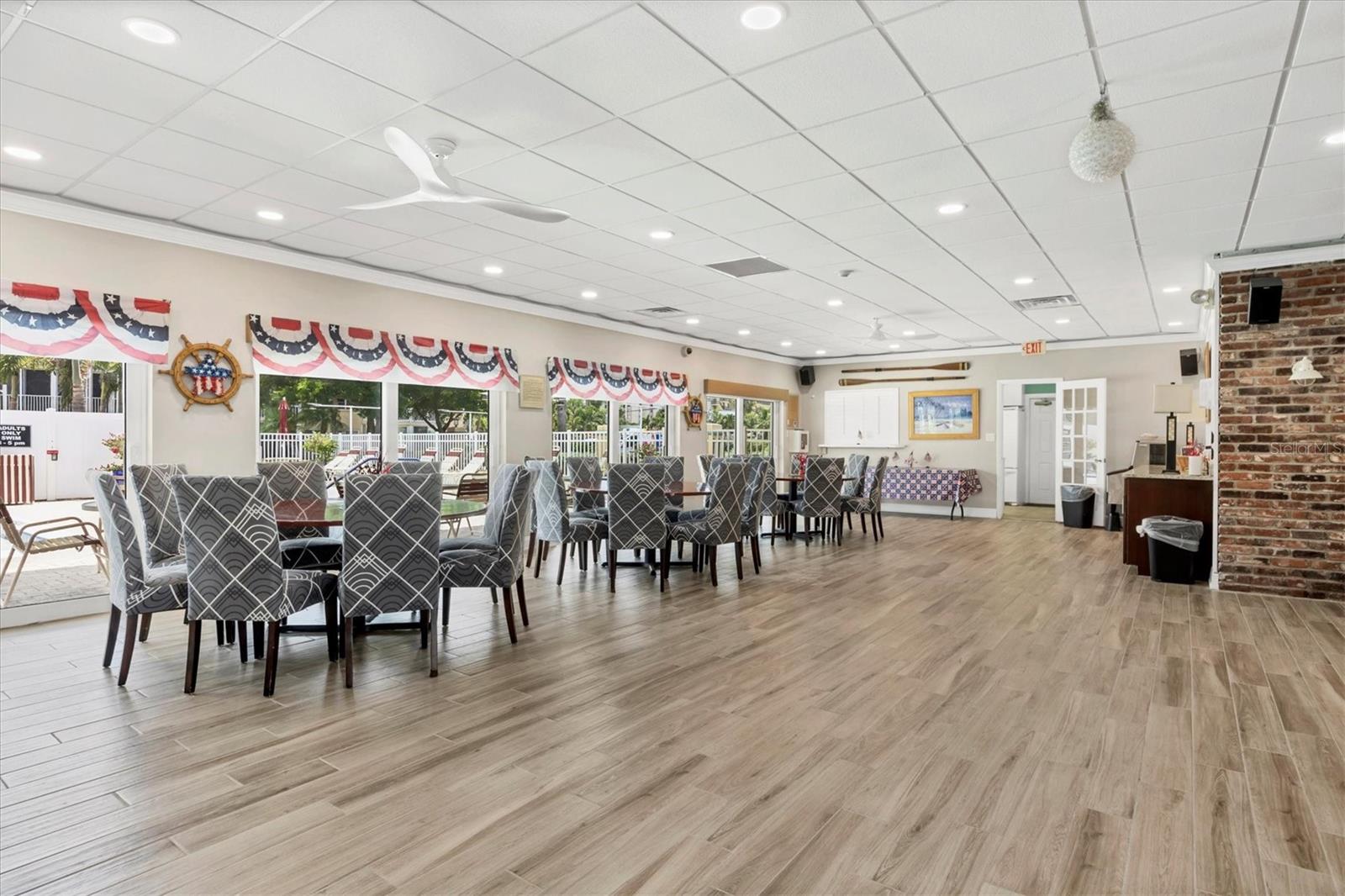 1215 S PORTOFINO DR #406, SARASOTA, FL, 34242