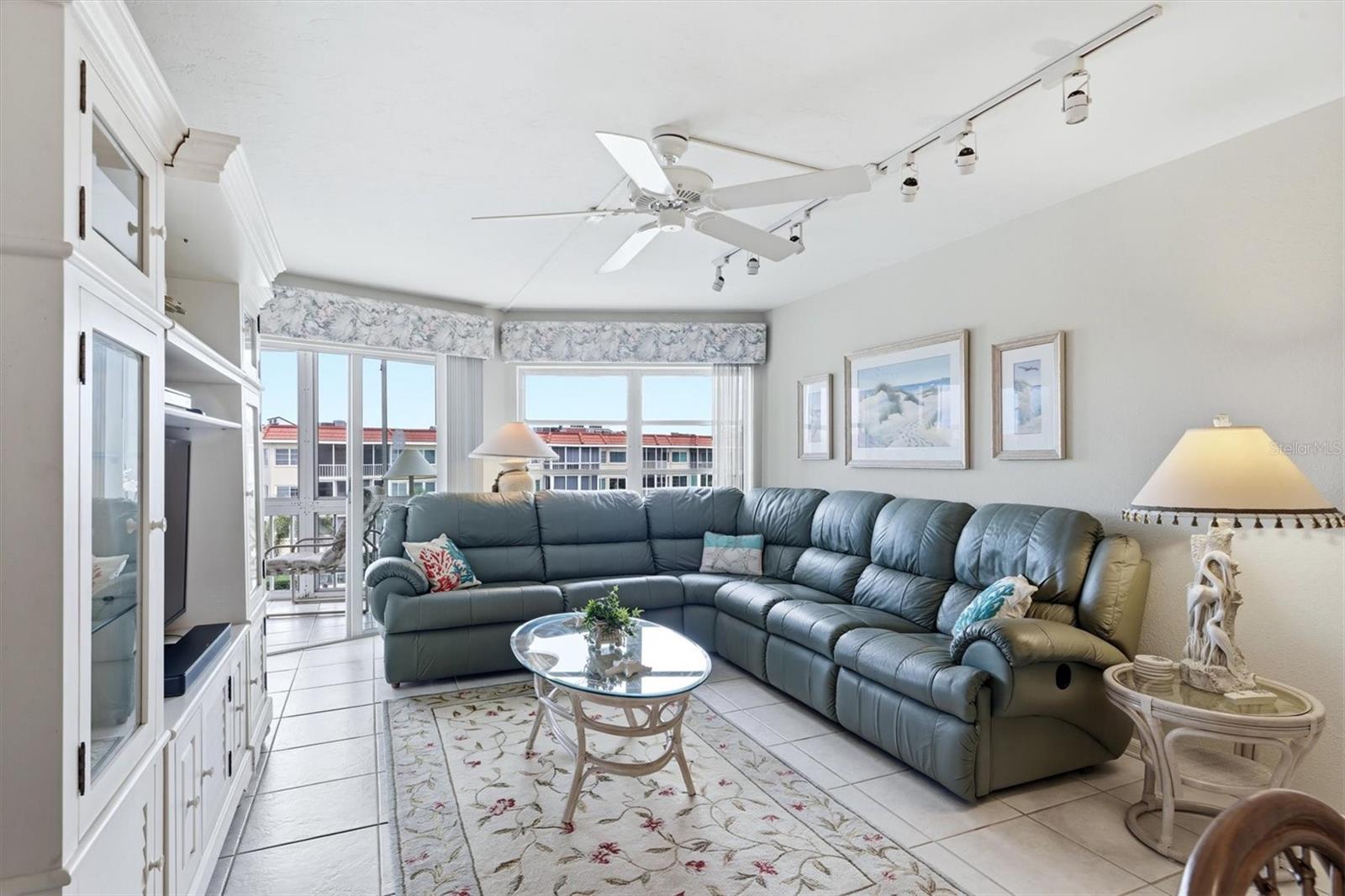 1215 S PORTOFINO DR #406, SARASOTA, FL, 34242