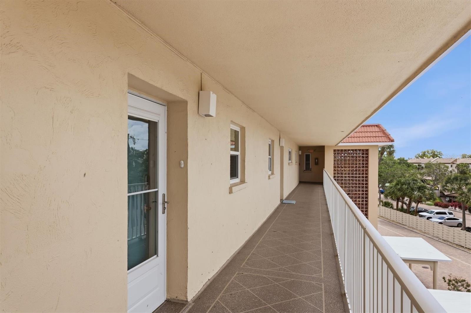 1215 S PORTOFINO DR #406, SARASOTA, FL, 34242