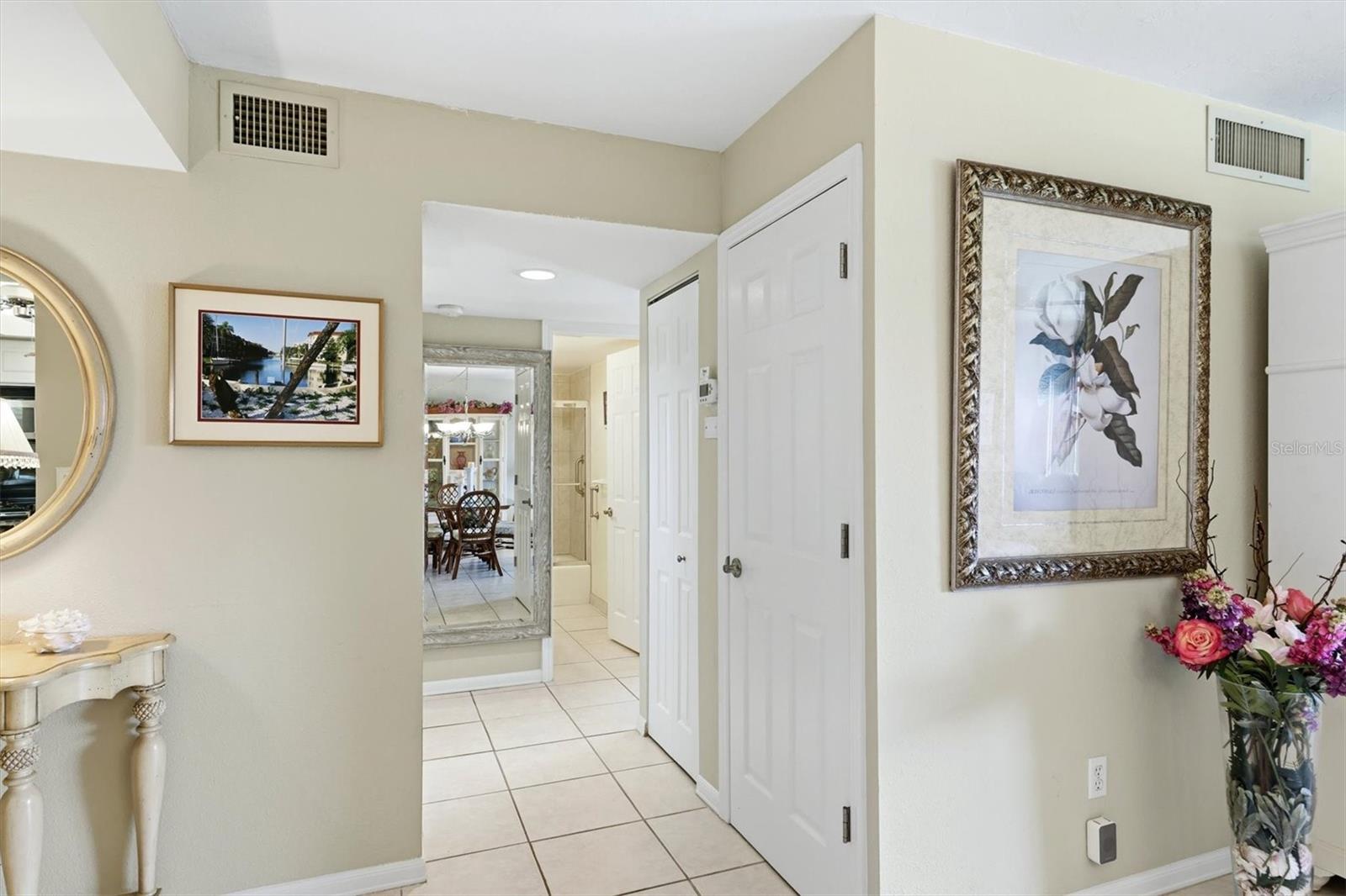 1215 S PORTOFINO DR #406, SARASOTA, FL, 34242