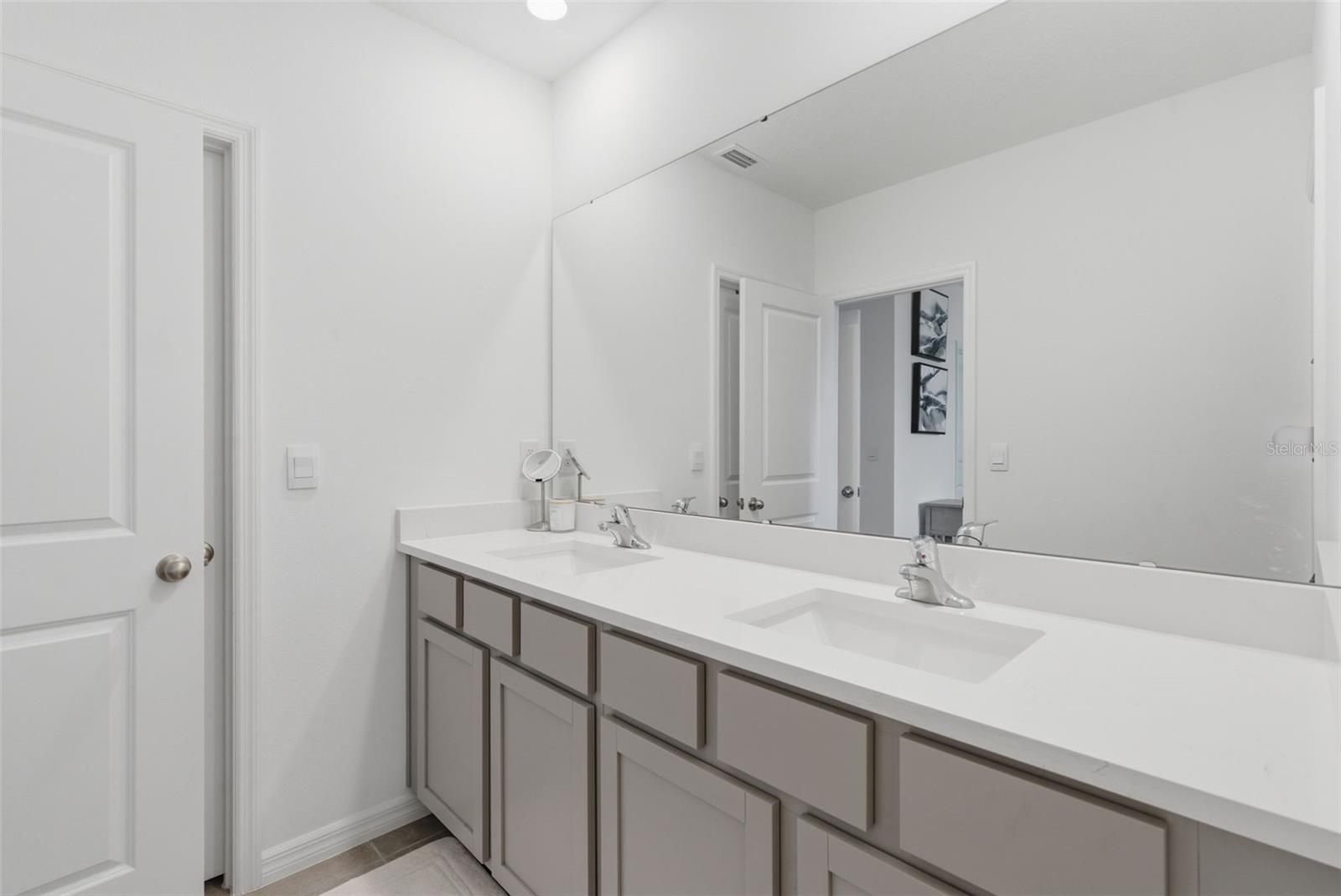 444 MANGROVE SHADE CIR, APOLLO BEACH, FL, 33572