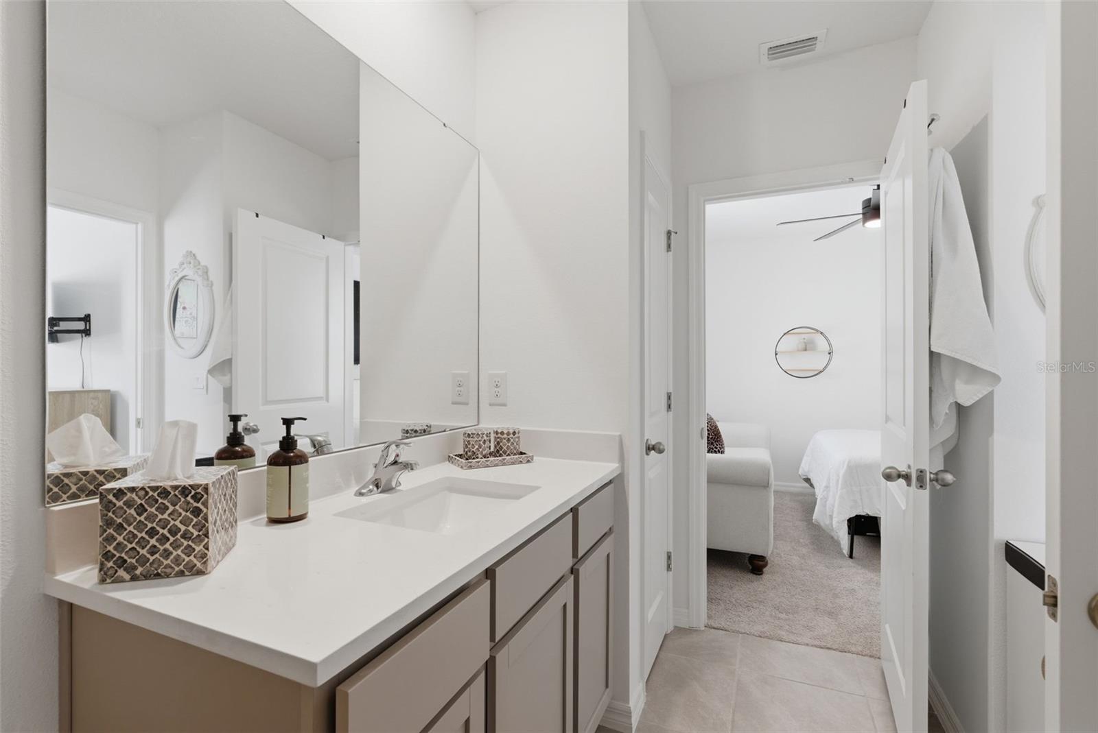 444 MANGROVE SHADE CIR, APOLLO BEACH, FL, 33572