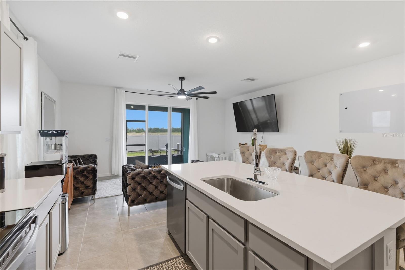 444 MANGROVE SHADE CIR, APOLLO BEACH, FL, 33572