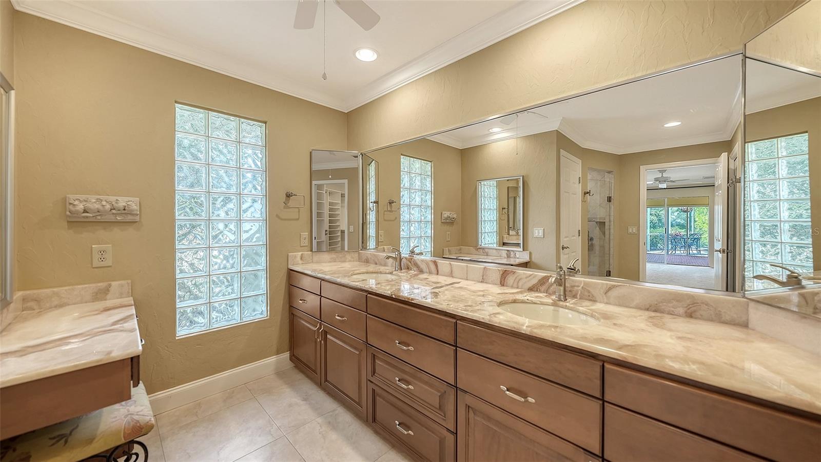6921 COUNTRY LAKES CIR, SARASOTA, FL, 34243