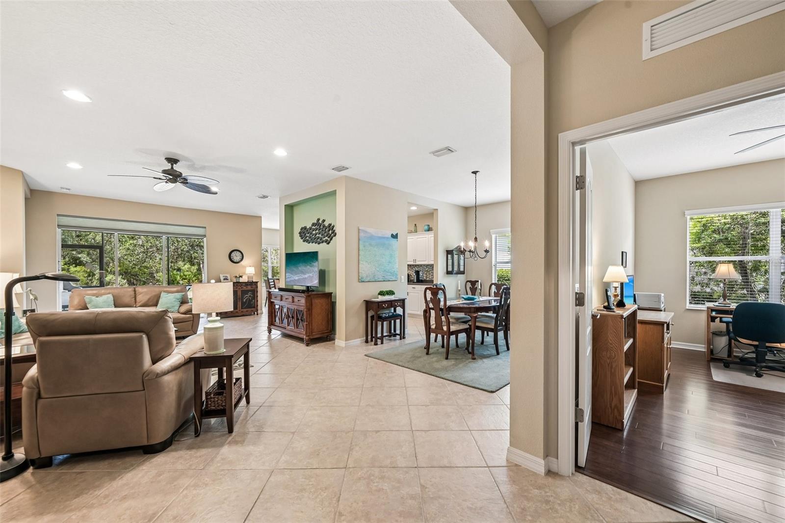 11718 FOREST PARK CIR, BRADENTON, FL, 34211