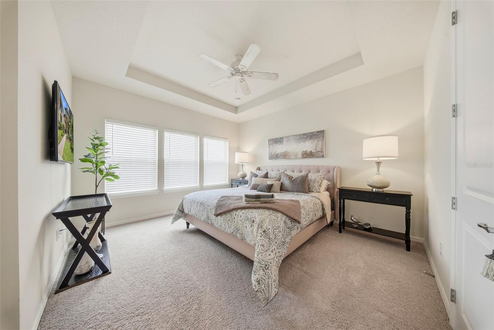 5920 VILLAGE CENTER DR, LITHIA, FL, 33547
