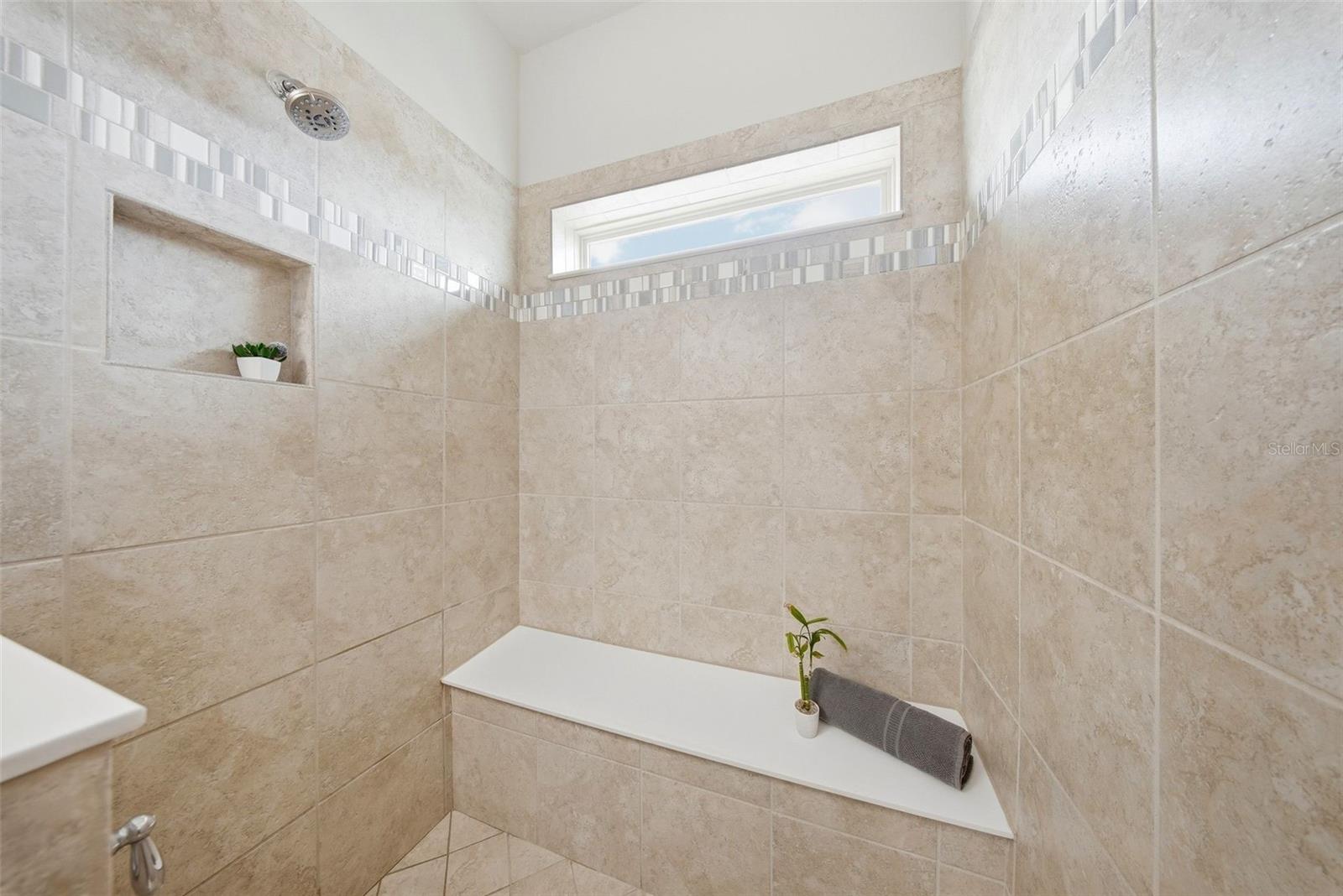 5920 VILLAGE CENTER DR, LITHIA, FL, 33547