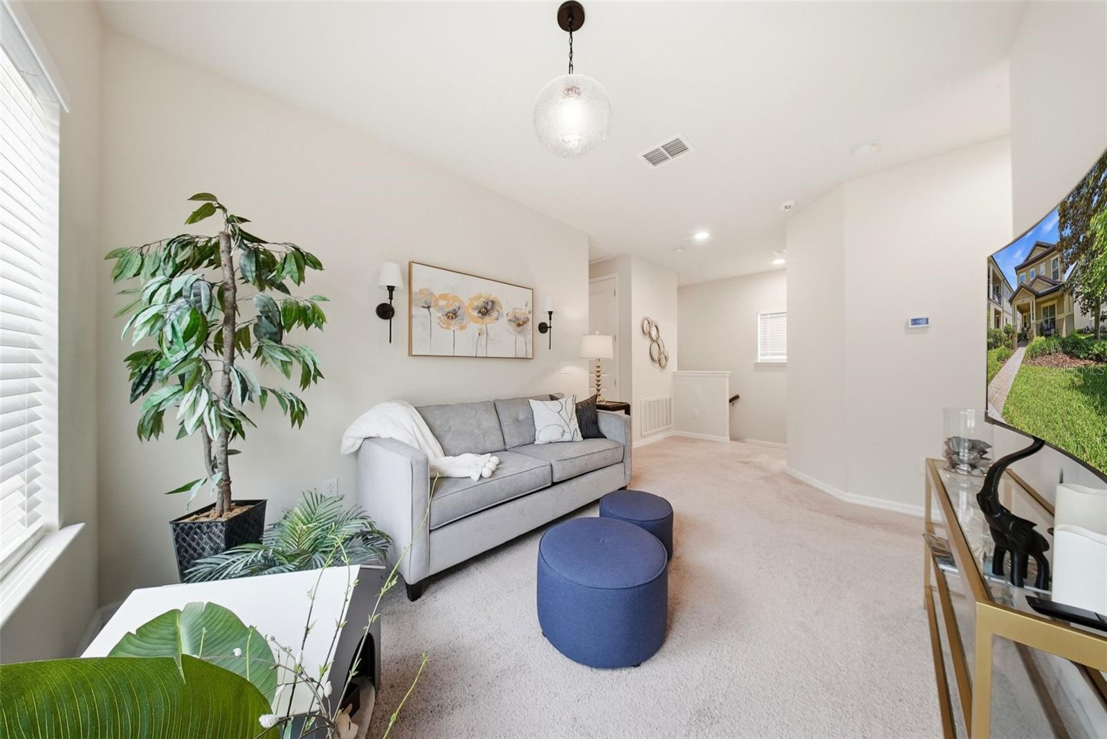 5920 VILLAGE CENTER DR, LITHIA, FL, 33547