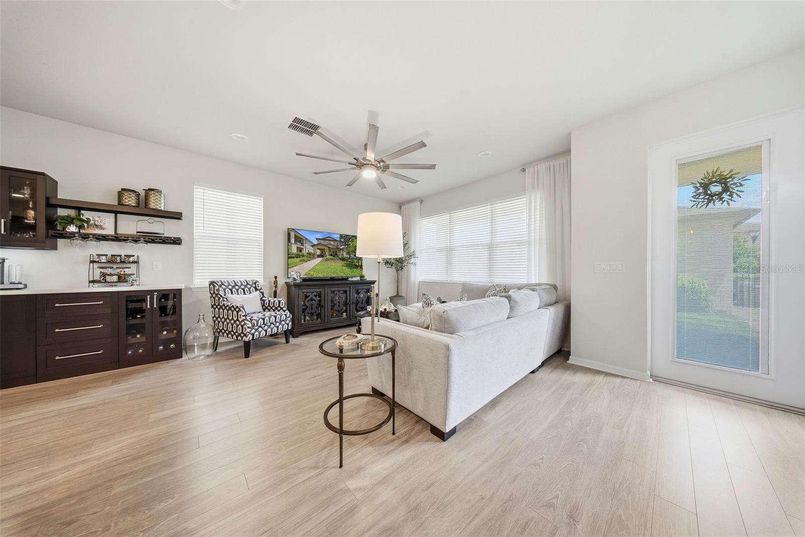 5920 VILLAGE CENTER DR, LITHIA, FL, 33547